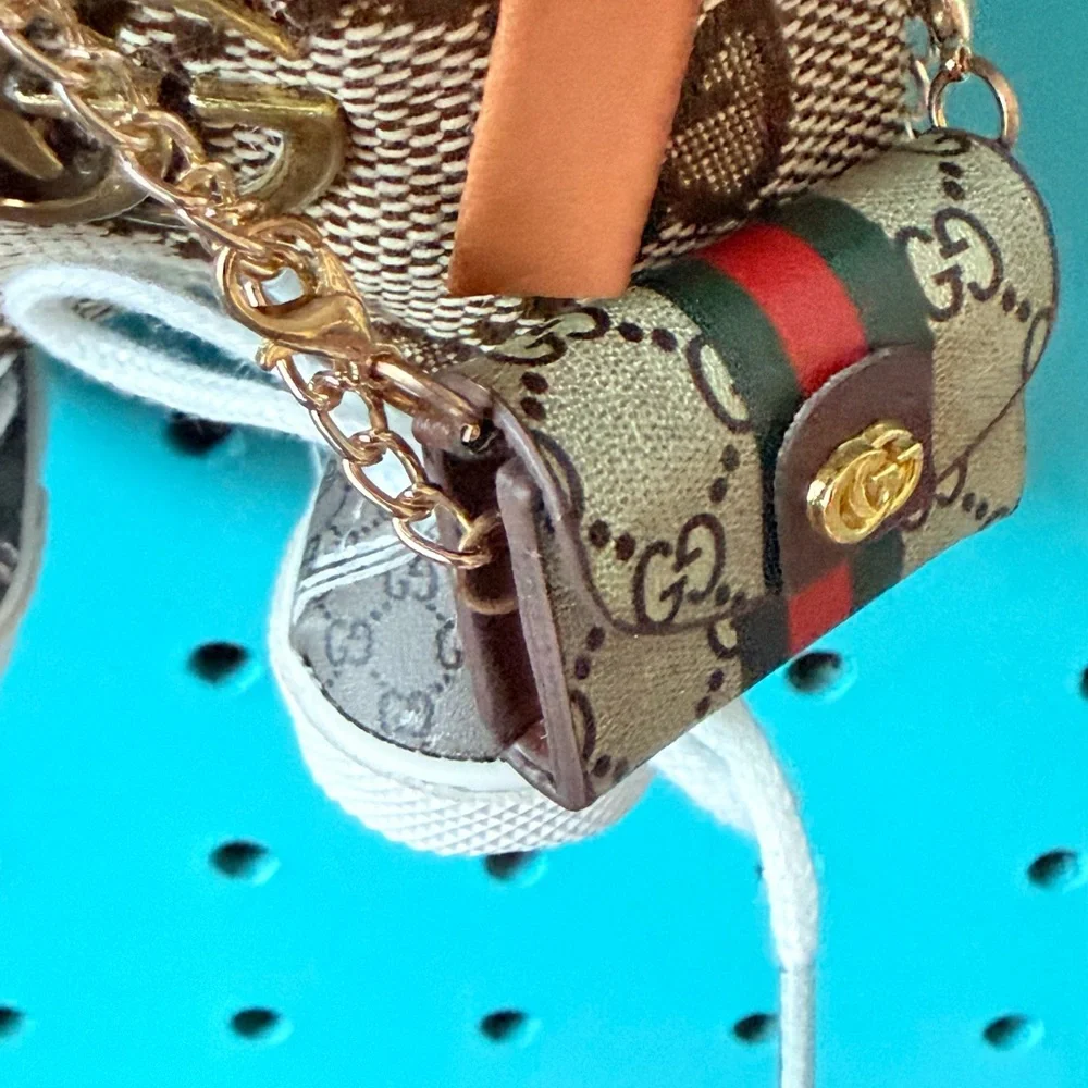 5 pc outfit for 15/17 cm Labubu doll. Overalls, hat, purse, shoes. Doll not inc - Picture 3 of 5